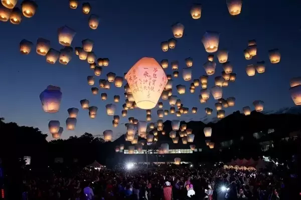 猴年元宵節(jié)，富軒門窗祝您心圓！夢(mèng)圓！闔家團(tuán)圓！