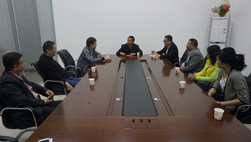交流分享傳經(jīng)驗(yàn)，共筑專業(yè)家裝夢(mèng)——山東德佳、安日達(dá)門窗團(tuán)隊(duì)來我公司學(xué)習(xí)參觀