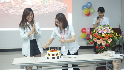 富軒員工生日會(huì)，歡樂溫暖時(shí)光！
