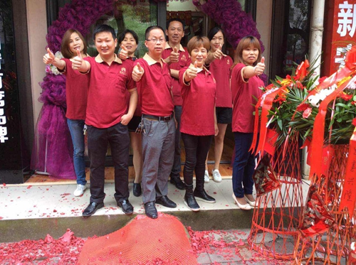 熱烈祝賀富軒門窗鷹潭專賣店迎開門紅，簽單絡(luò)繹不絕！